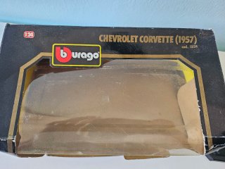 Chevrolet Corvette (1957) Bburago 1:24