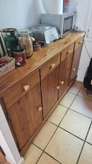 Conjunto de muebles de cocina con encimera y pica