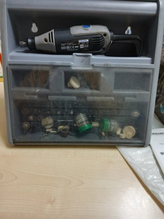 Taladro Dremel con caja