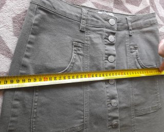 Falda vaquera Bershka verde oliva