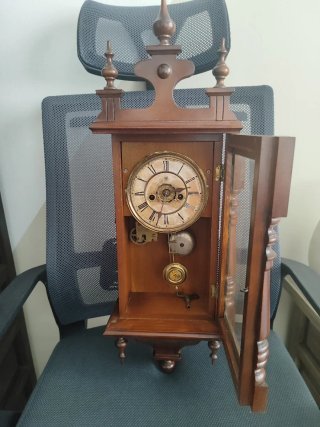 Reloj de pared antiguo madera y metal