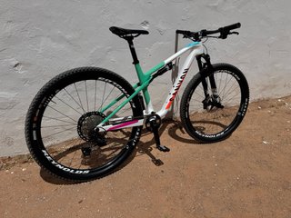 Canyon Lux World Cup CF7 NUEVA Talla: M