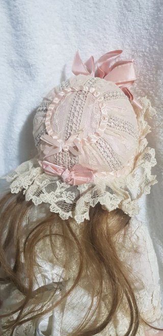 Antigua muñeca de porcelana