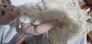 Antigua muñeca de porcelana