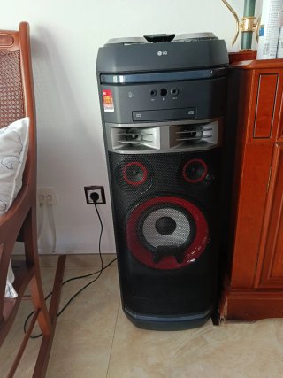 Altavoz LG Negro NO HAGO ENVIOS.