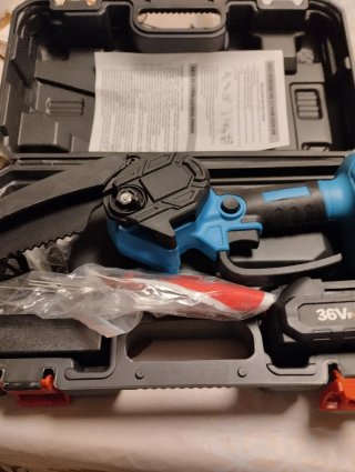 Mini motosierra eléctrica total mente nueva