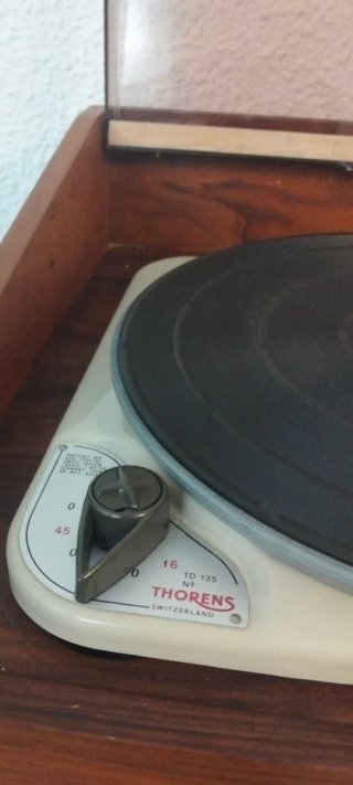 Tocadiscos Thorens 135