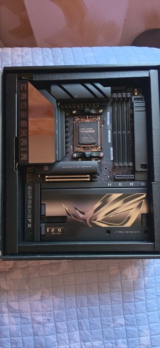 ASUS ROG CROSSHAIR X870E HERO BTF AMD Socket AM5