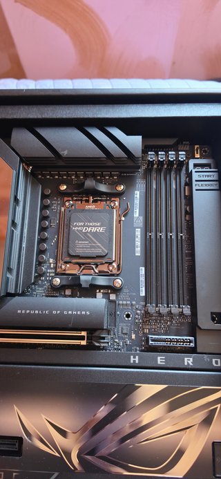 ASUS ROG CROSSHAIR X870E HERO BTF AMD Socket AM5