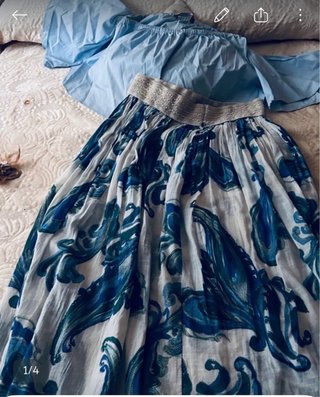 Falda larga Zara azul y blanco con corpiño