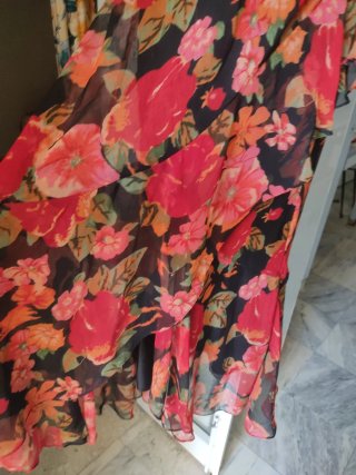 Vestido Kharisma volante cruzado floral t.42