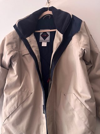 Chaqueta náutica beige y azul