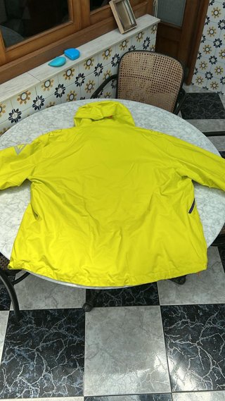 Chaqueta de nieve/snow color amarillo talla 2XL