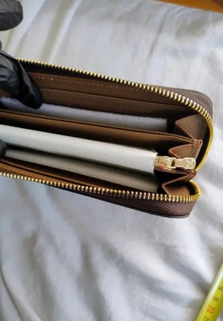 Portafoglio marrone di tendenza donna
