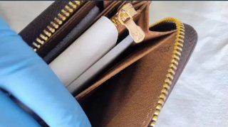 Portafoglio marrone di tendenza donna