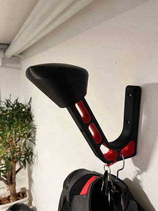 Soporte de Pared Premium para Casco y Mono de Mot