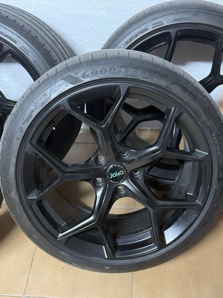 4 llantas joka luxe  y cubiertas Goodyear Eagle F1