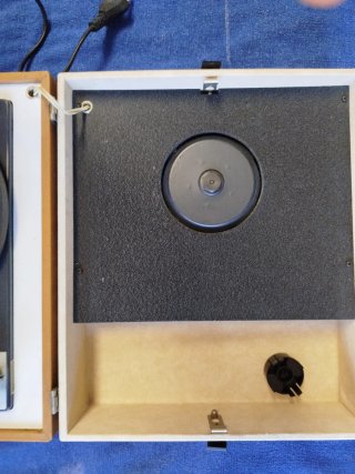 Tocadiscos antiguo de maleta, marca Bettor Mark-6