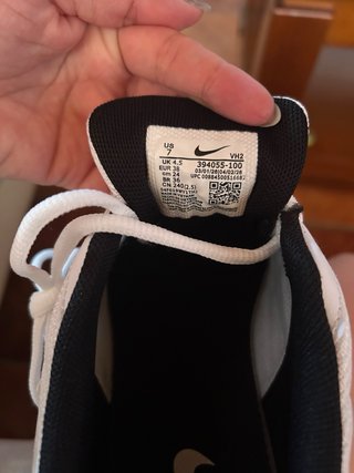 Nike Initiator unisex Blancas y Negras