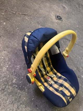 Silla de coche Chicco a cuadros