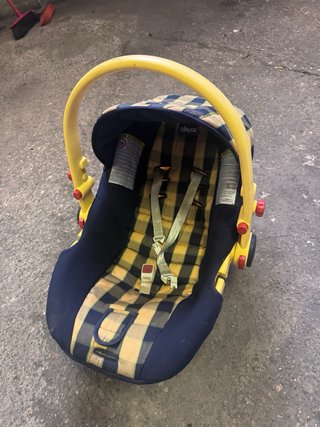 Silla de coche Chicco a cuadros
