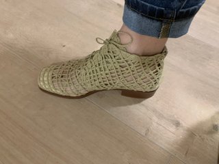 Botines calados beige/verde verano