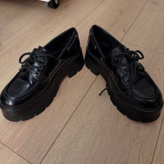 Zapatos mocasín negros plataforma cordones