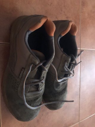 Zapatos de seguridad Bellota verde oliva