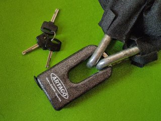 Cadena y candado Artago antirrobo moto 1.5m 69T150