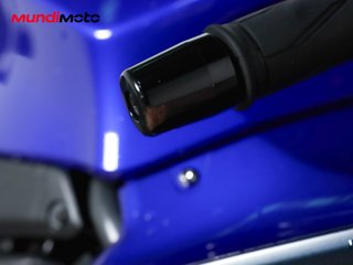 YAMAHA R7