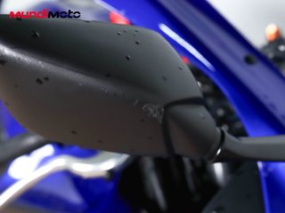 YAMAHA R7