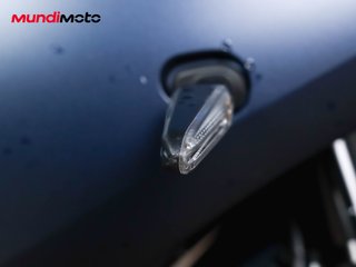 YAMAHA R7