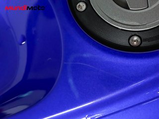 YAMAHA R7