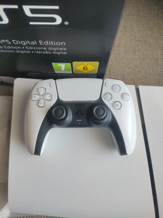 Consola PS5 Slim Digital Edition Blanca.