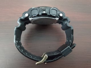 Casio G-Shock 140GB Original Negro/Dorado