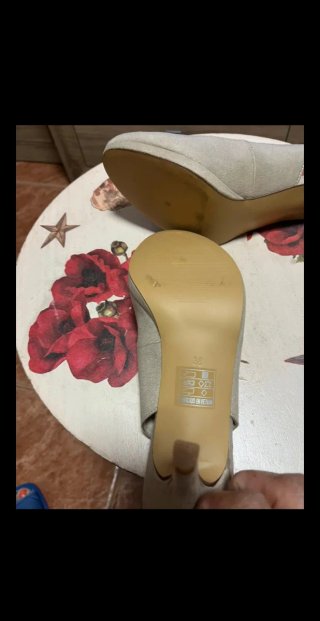 Zapatos de tacón beige para mujer