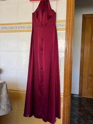 Vestido largo burdeos boda