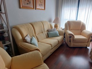 Sofá 3 plazas y 2 butacas tela amarillo
