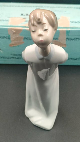 Figura Lladro niño