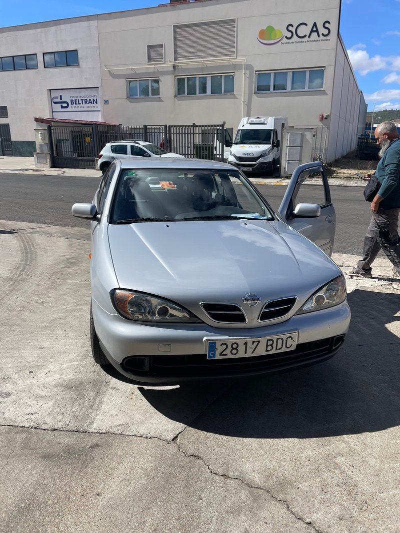 Nissan Primera 2000 - foto 1