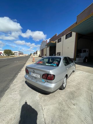 Nissan Primera 2000