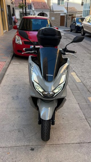 Honda PCX 125 Gris Maxi-Scooter