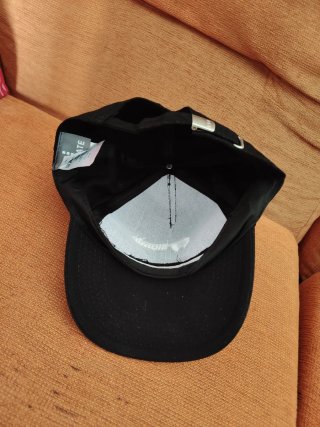 Gorra negra Illumin