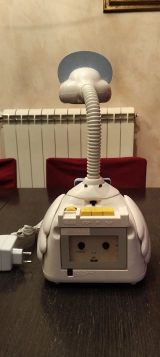 Lampada e lettore cassette papera