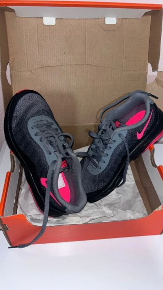 Nike Air Max sin estrenar talla 33