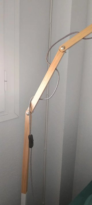 Lámpara de pie madera y metal