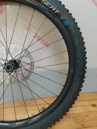 Rueda delantera 27,5 TR1