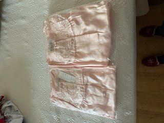 Conjunto de satén rosa Lady Diana