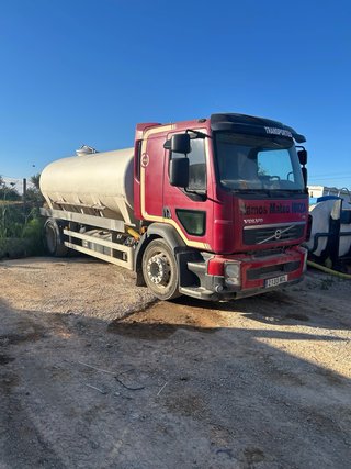 Camión Cisterna Mercedes Automático