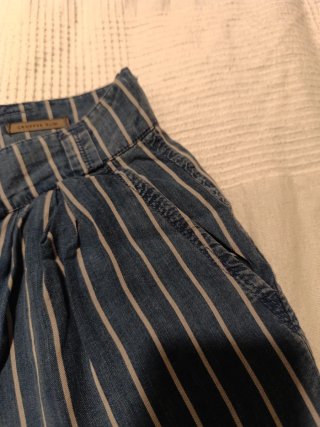 Pantalones de rayas azules